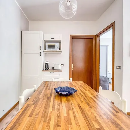 Apartamento Guesthost - Bright With Garden *