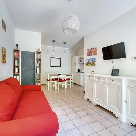 Guesthost - Bright With Garden Apartamento *