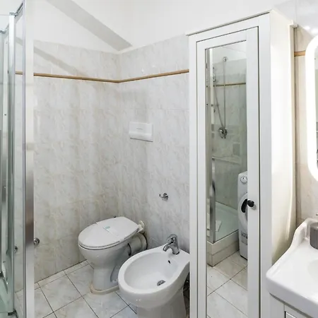 Guesthost - Bright With Garden Perugia