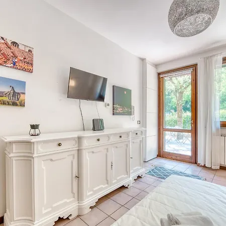 Guesthost - Bright With Garden Perugia