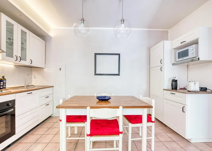 Guesthost - Bright With Garden Appartamento *