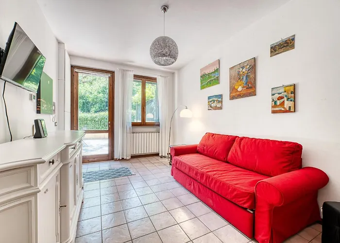 Guesthost - Bright With Garden Appartamento