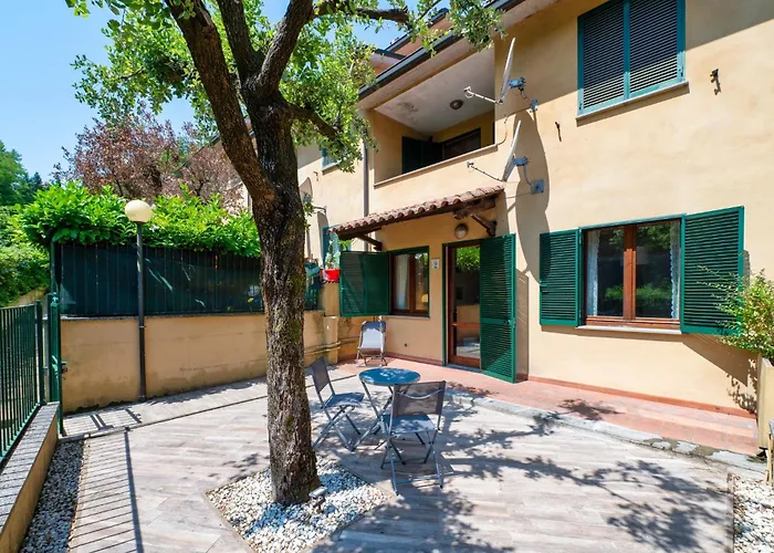 Апартаменты Guesthost - Bright With Garden