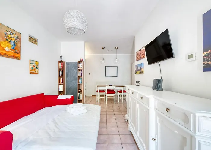 Guesthost - Bright With Garden Appartamento