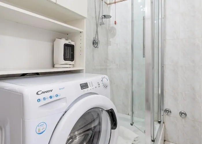 Guesthost - Bright With Garden Perugia